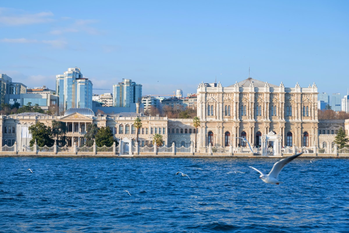 The Best Times to Visit Dolmabahçe Palace: A Seasonal Guide