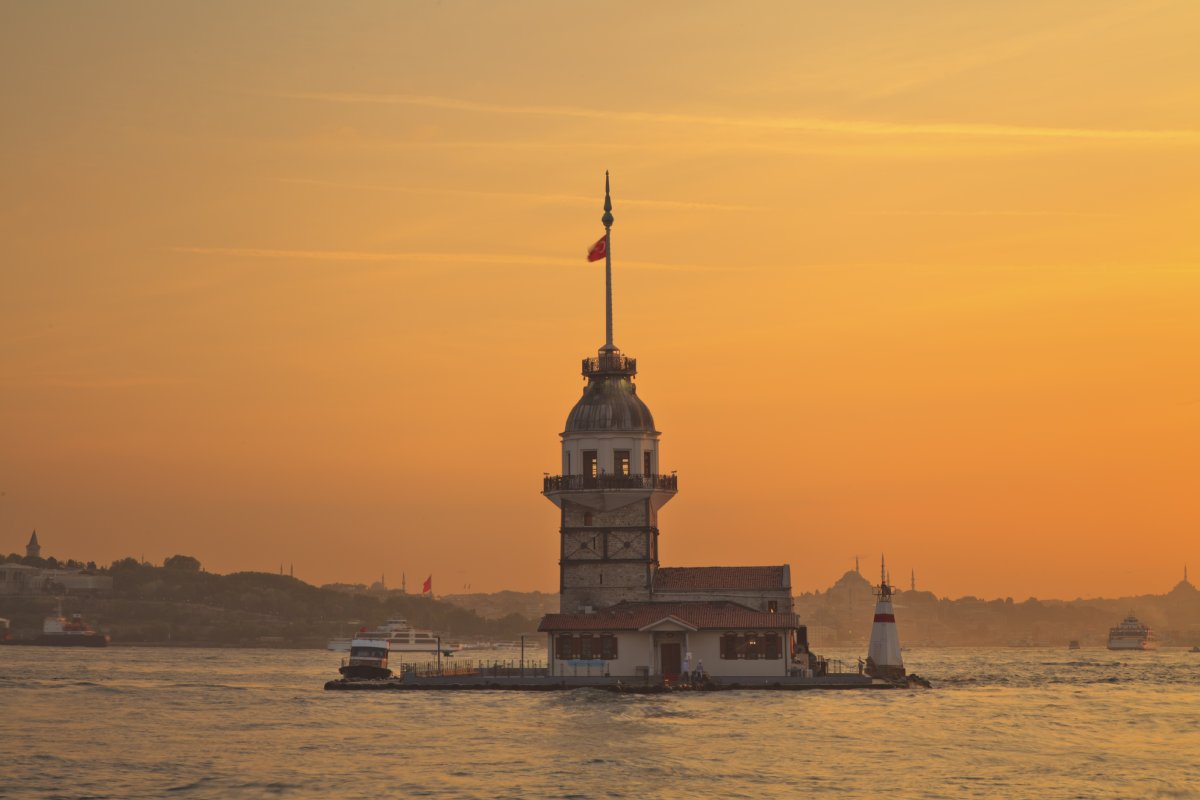 Maiden\'s Tower: A Historic Landmark on the Bosphorus