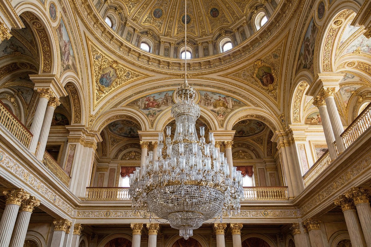 The Architectural Wonders of Dolmabahçe Palace: A Closer Look